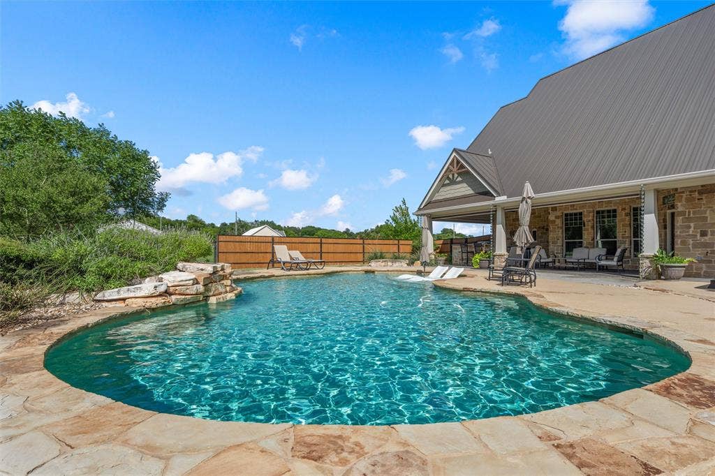 918 Coxs Oak Valley Road, Waco, TX 76705 918 Coxs Oak Valley Road, Waco, TX 76705