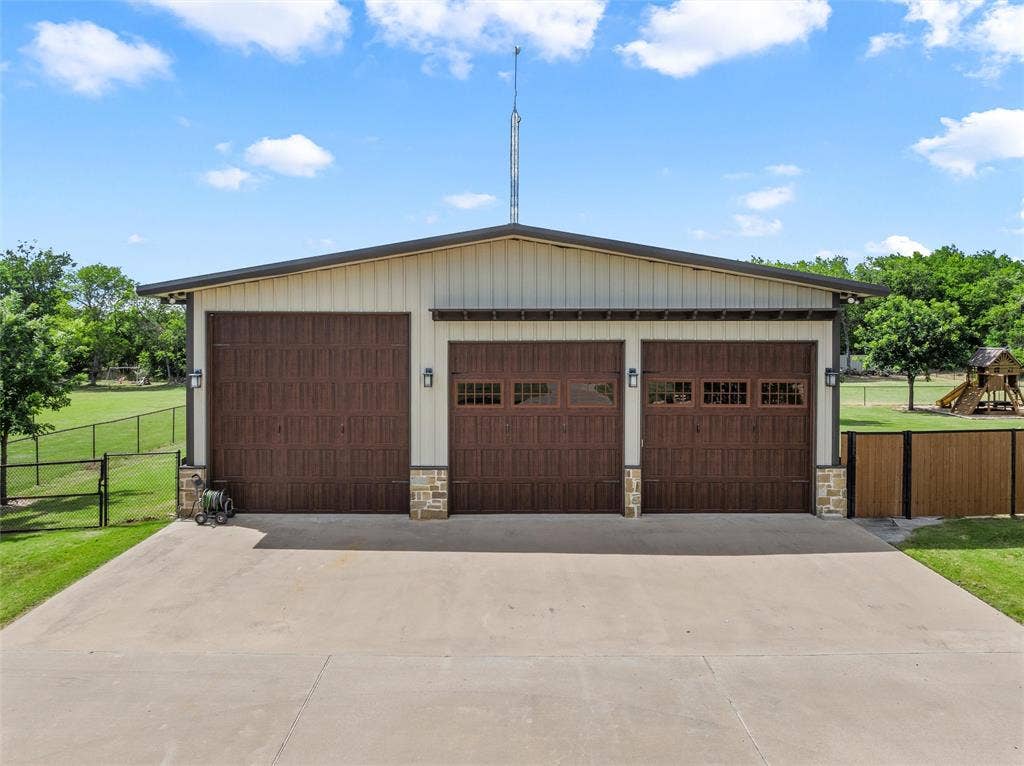 918 Coxs Oak Valley Road, Waco, TX 76705 918 Coxs Oak Valley Road, Waco, TX 76705