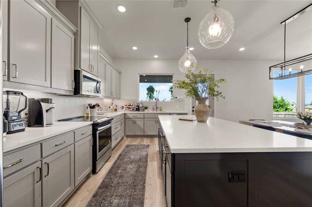 9925 Bridlewood Lane, Waco, TX 76708 9925 Bridlewood Lane, Waco, TX 76708