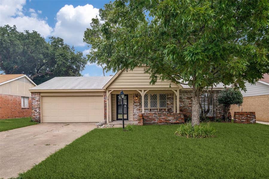 Property photo for 614 Debra Drive, Mesquite, TX