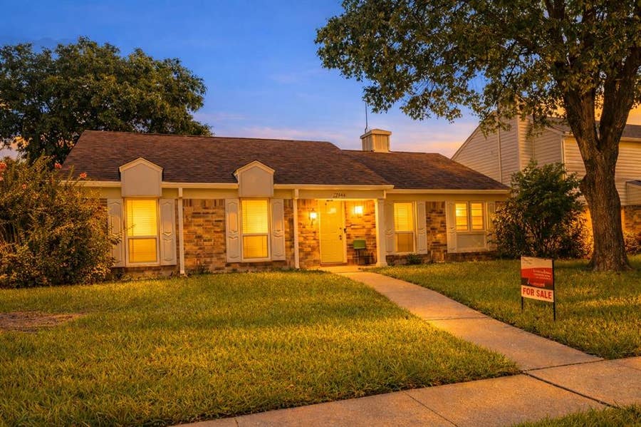 Property photo for 2919 Riviera Drive, Garland, TX