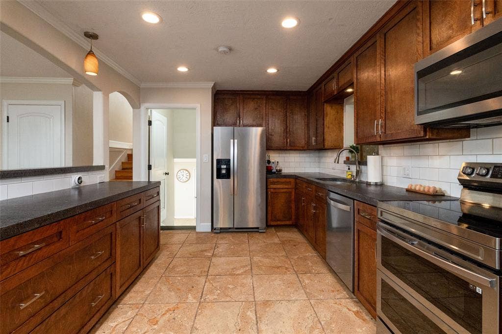 211 Crest Ridge Circle, Lakeside, TX 76108 211 Crest Ridge Circle, Lakeside, TX 76108