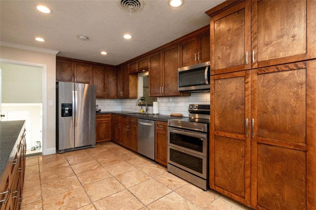 211 Crest Ridge Circle, Lakeside, TX 76108 211 Crest Ridge Circle, Lakeside, TX 76108