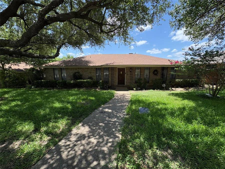 Property photo for 104 Charles Street, DeSoto, TX