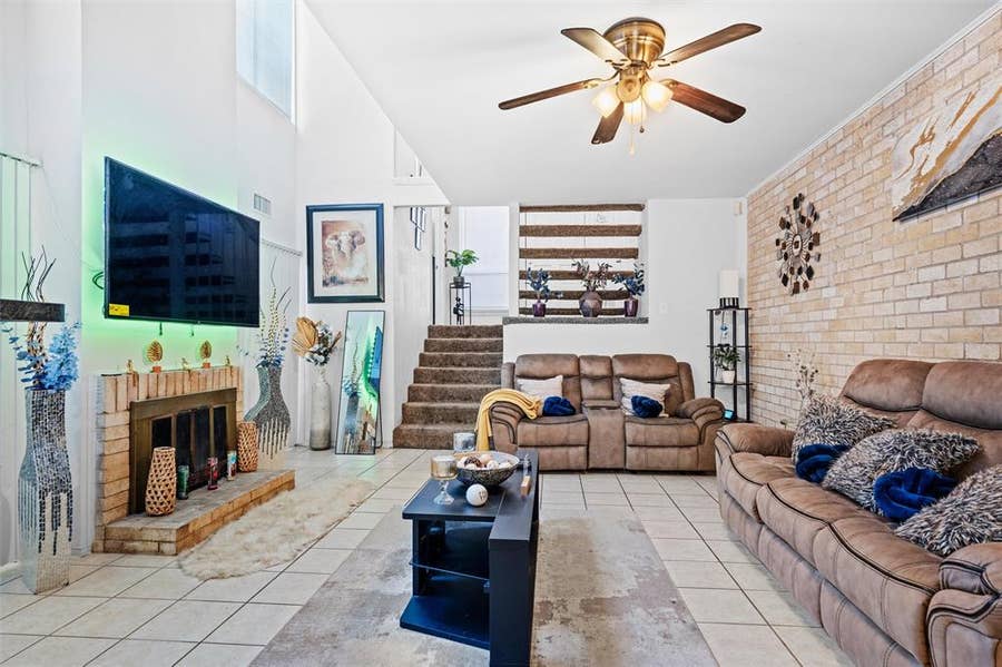 Property photo for 1324 El Camino Real, Euless, TX