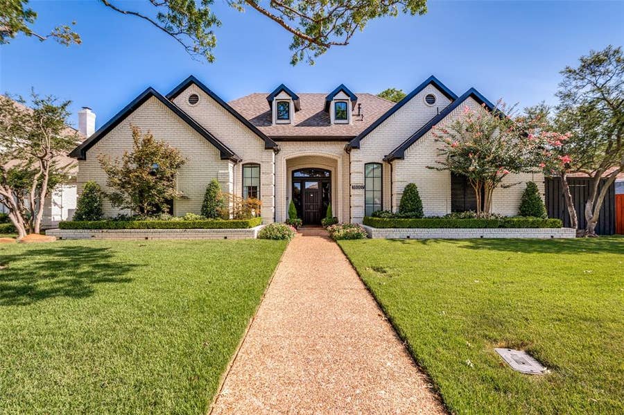 Property photo for 18007 Windtop Lane, Dallas, TX
