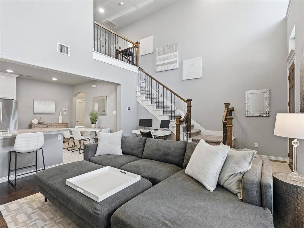 3915 Cascade Sky Drive, Arlington, TX 76005 3915 Cascade Sky Drive, Arlington, TX 76005
