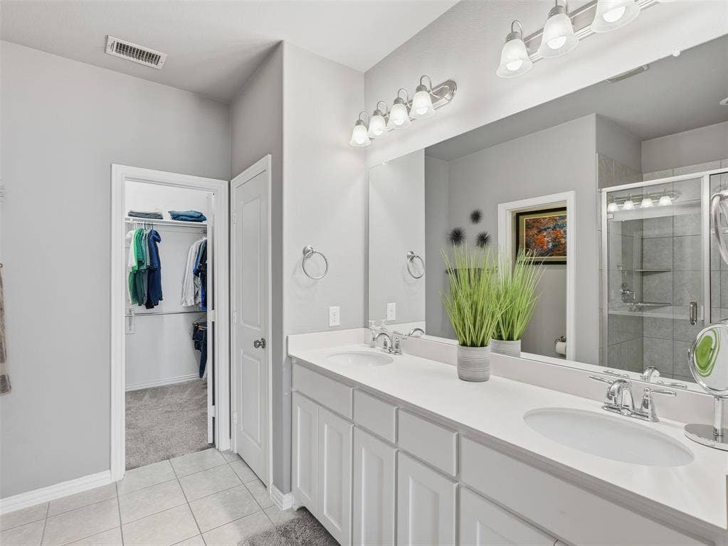 3915 Cascade Sky Drive, Arlington, TX 76005 3915 Cascade Sky Drive, Arlington, TX 76005