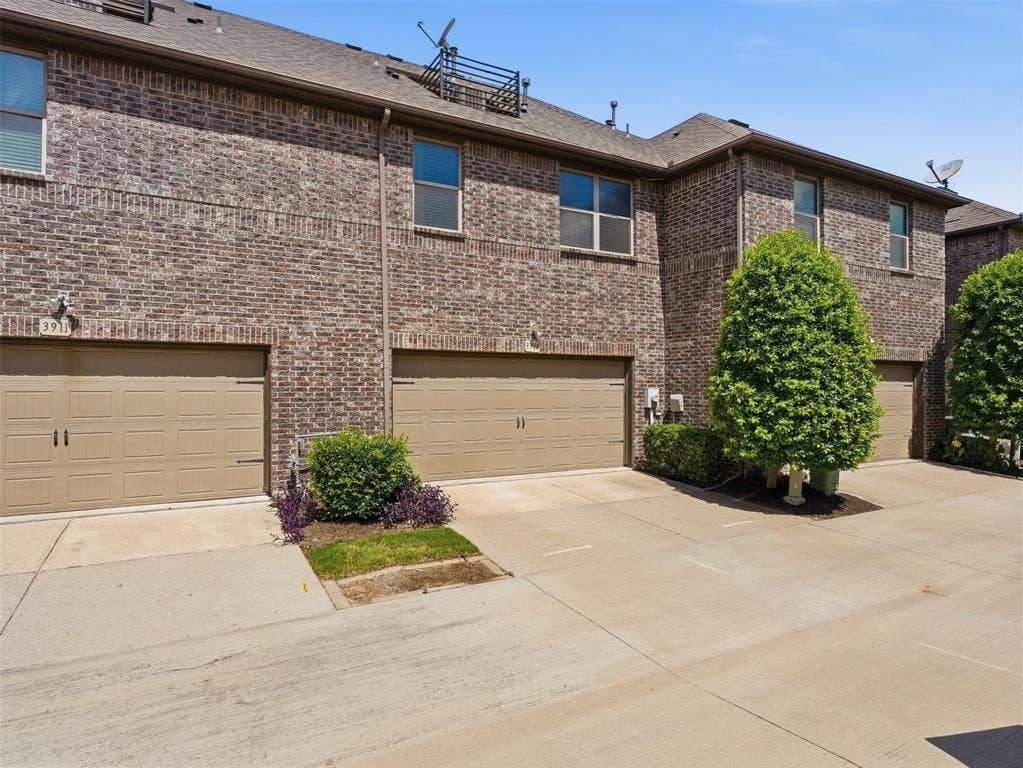 3915 Cascade Sky Drive, Arlington, TX 76005 3915 Cascade Sky Drive, Arlington, TX 76005