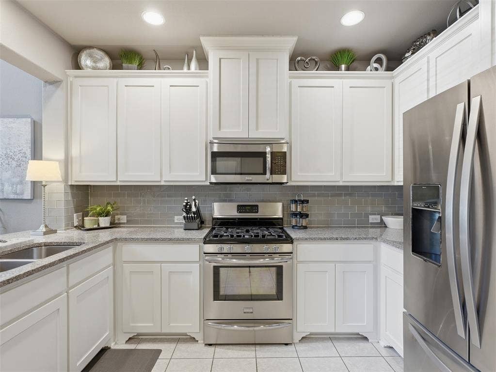 3915 Cascade Sky Drive, Arlington, TX 76005 3915 Cascade Sky Drive, Arlington, TX 76005