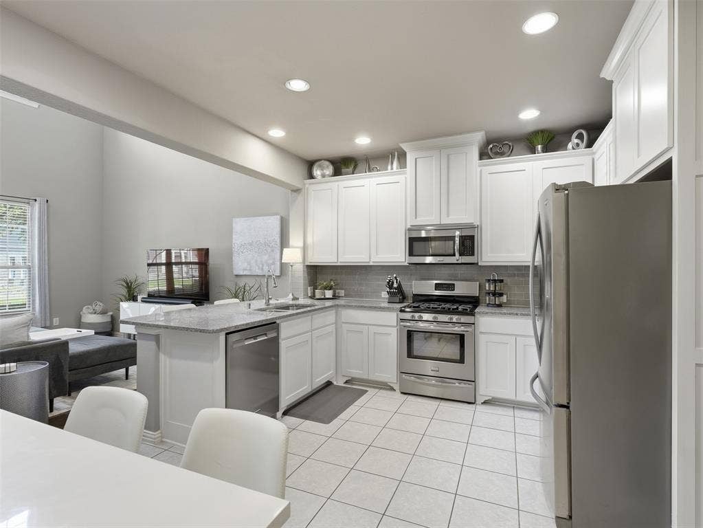 3915 Cascade Sky Drive, Arlington, TX 76005 3915 Cascade Sky Drive, Arlington, TX 76005
