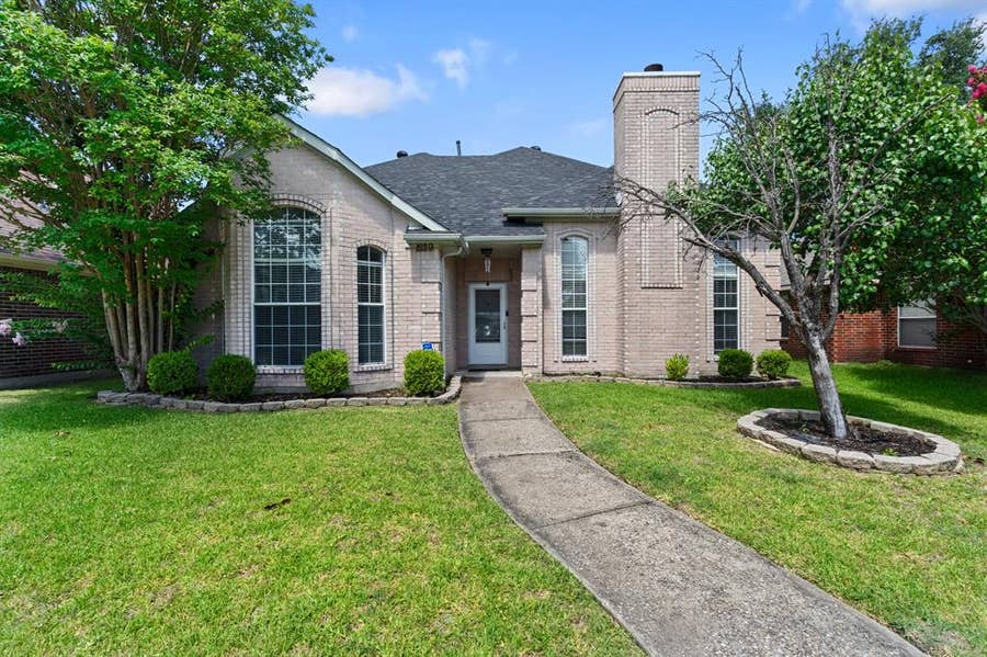 Property photo for 1229 Clear Creek Drive, Mesquite, TX