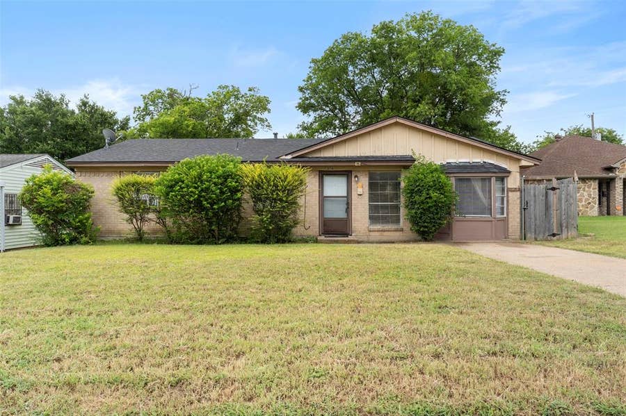 Property photo for 3716 Olney Court, Dallas, TX