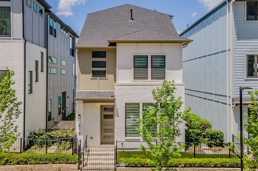 Property photo for 618 Winners Circle, Rowlett, TX