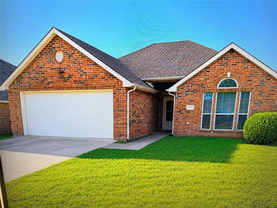 Property photo for 1016 Glenhaven Drive, Hutchins, TX