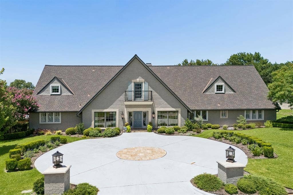 6829 Midcrest Drive, Dallas, TX 75254 Welcome Home to 6829 Midcrest