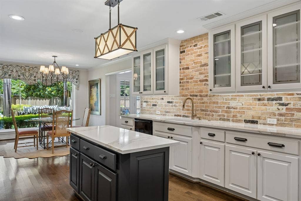 6829 Midcrest Drive, Dallas, TX 75254 Kitchen open to the Breakfast Room with Island