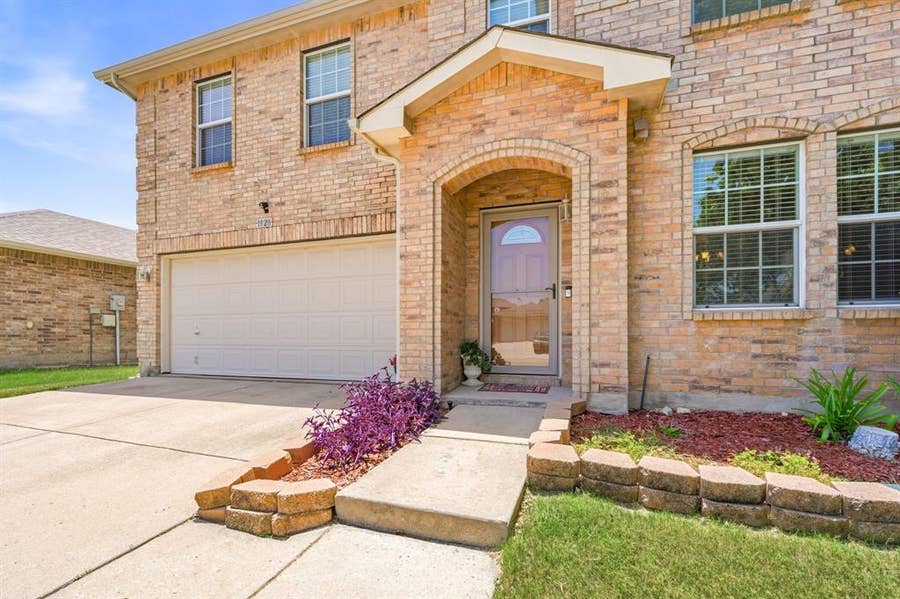 Property photo for 1828 Kittredge Way, Fort Worth, TX
