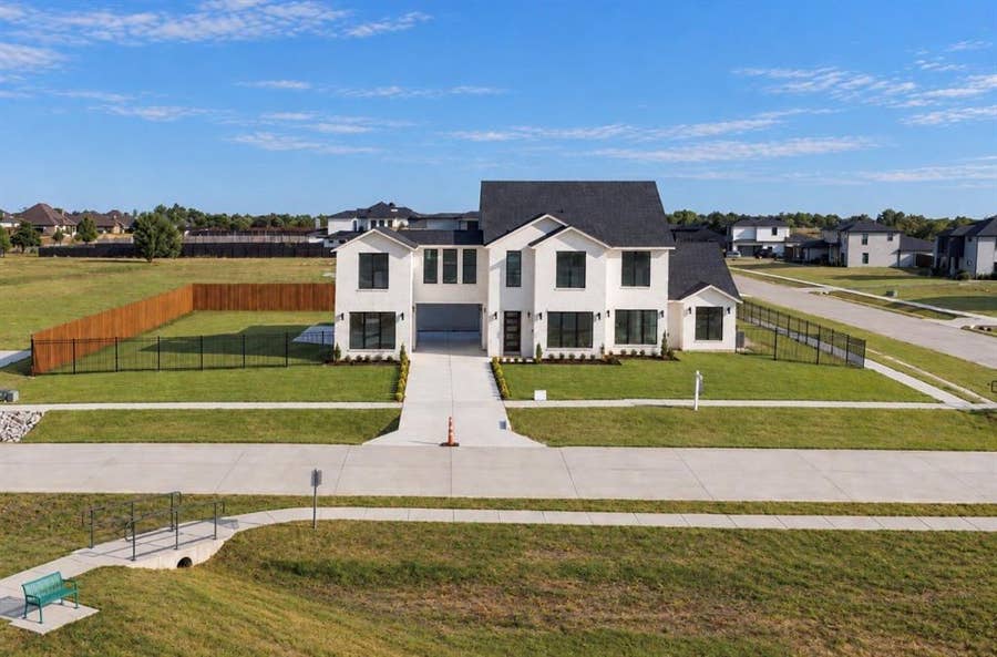 Property photo for 349 Valley Trail, Red Oak, TX