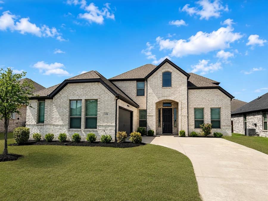 Property photo for 136 Bowling Green Avenue, Red Oak, TX