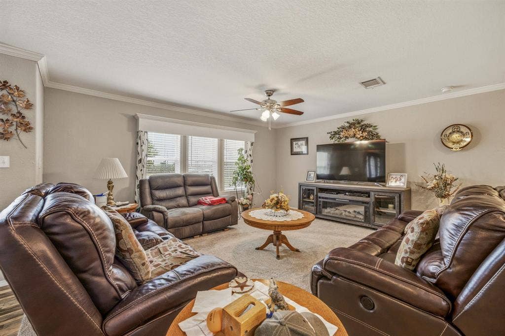 2914 Oak Court, Granbury, TX 76048 2914 Oak Court, Granbury, TX 76048