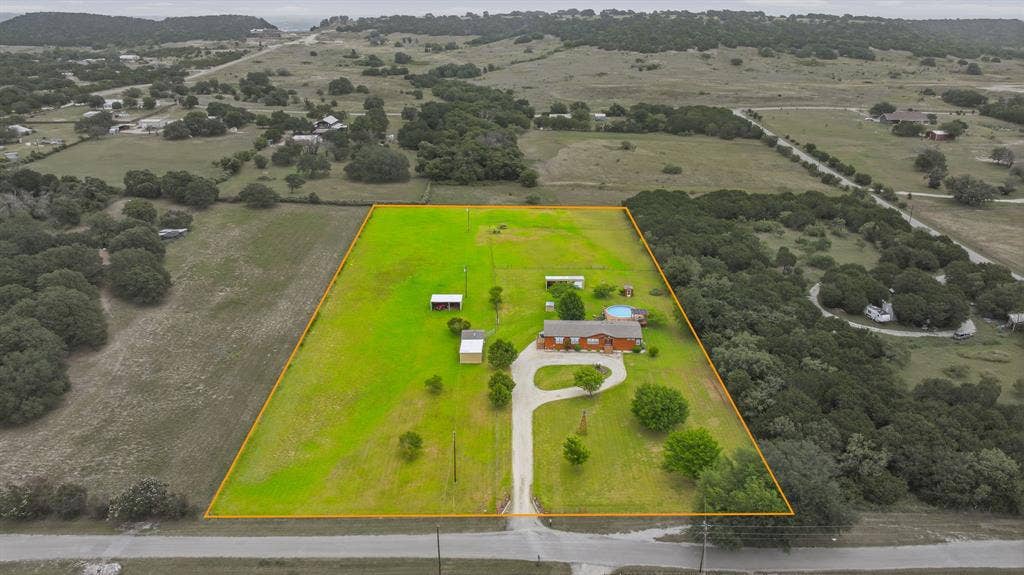 2914 Oak Court, Granbury, TX 76048 2914 Oak Court, Granbury, TX 76048