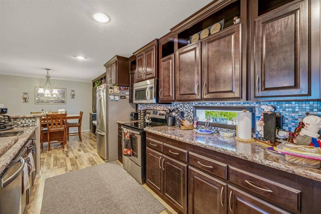 2914 Oak Court, Granbury, TX 76048 2914 Oak Court, Granbury, TX 76048