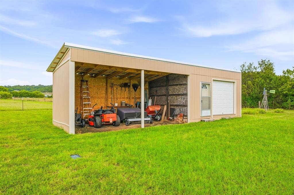 2914 Oak Court, Granbury, TX 76048 2914 Oak Court, Granbury, TX 76048