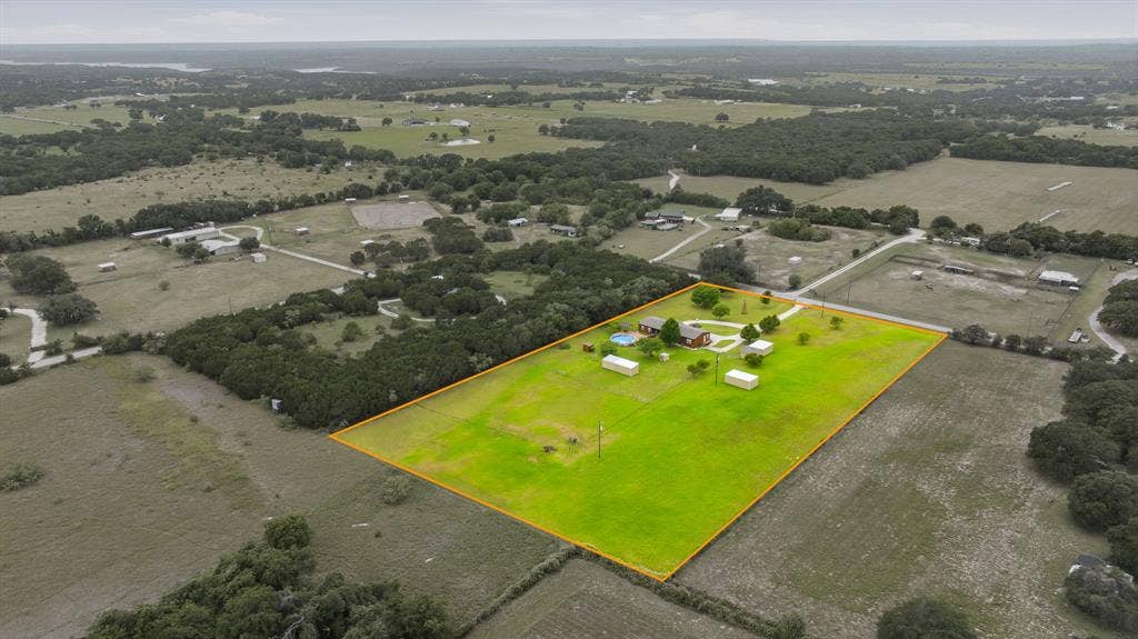 2914 Oak Court, Granbury, TX 76048 2914 Oak Court, Granbury, TX 76048