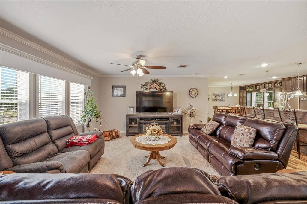 2914 Oak Court, Granbury, TX 76048 2914 Oak Court, Granbury, TX 76048
