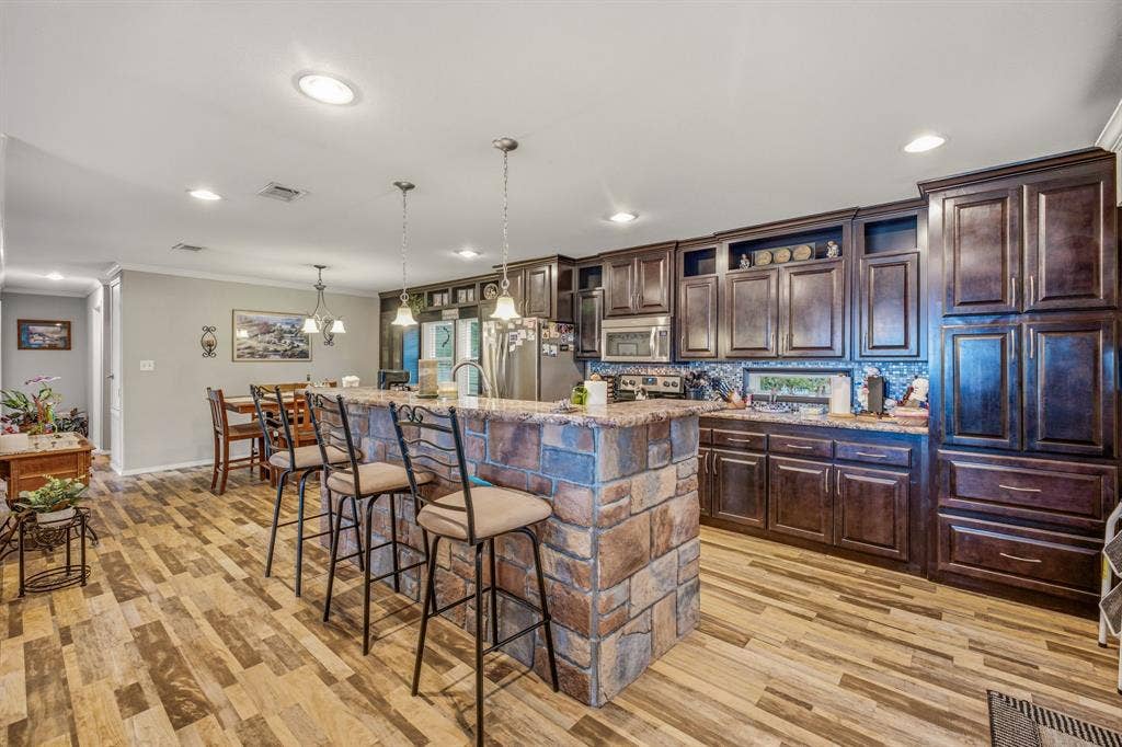2914 Oak Court, Granbury, TX 76048 2914 Oak Court, Granbury, TX 76048