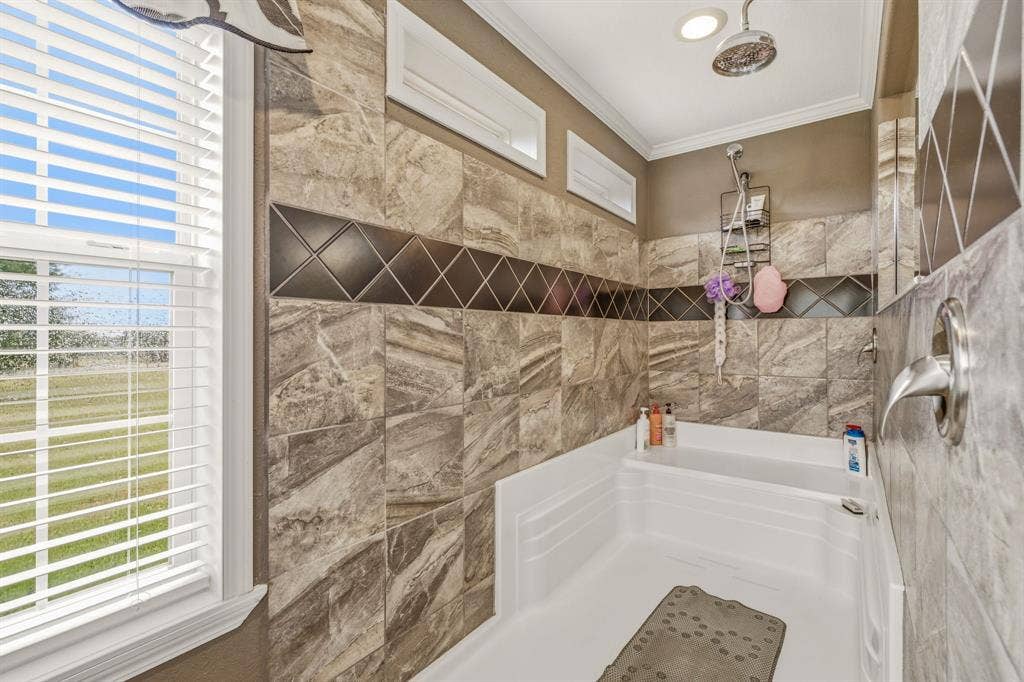 2914 Oak Court, Granbury, TX 76048 2914 Oak Court, Granbury, TX 76048