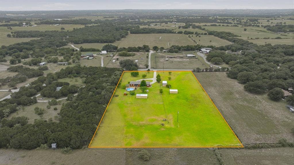 2914 Oak Court, Granbury, TX 76048 2914 Oak Court, Granbury, TX 76048