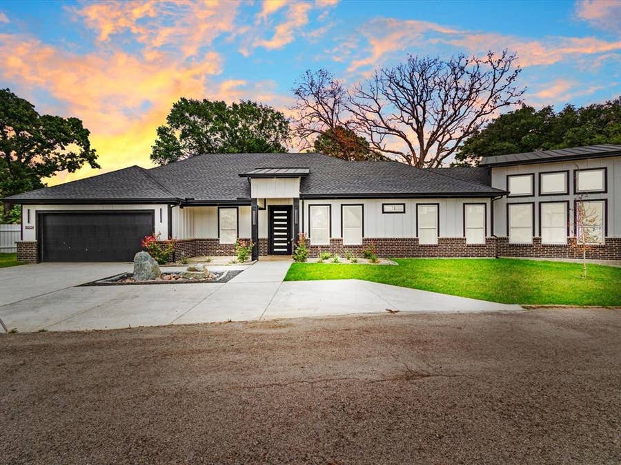 Property photo for 18508 Hickory Circle, Kemp, TX