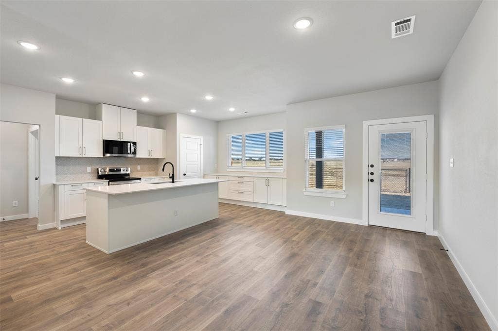 4407 Clovis Court, Midlothian, TX 76065 4407 Clovis Court, Midlothian, TX 76065