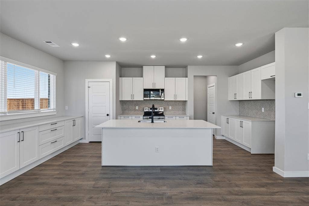 4405 Clovis Court, Midlothian, TX 76065 4405 Clovis Court, Midlothian, TX 76065