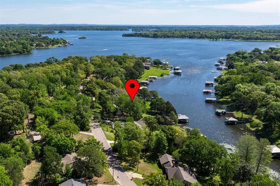 Property photo for 5486 Bayshore Drive, Athens, TX