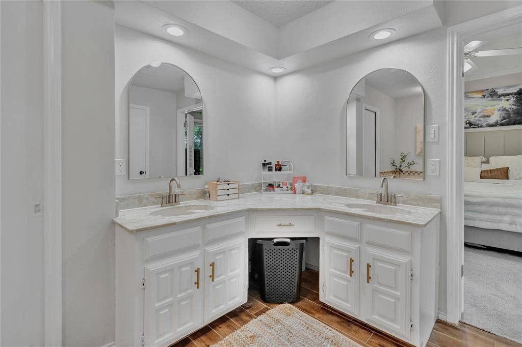 1830 Rhinevalley Drive, Arlington, TX 76012 1830 Rhinevalley Drive, Arlington, TX 76012