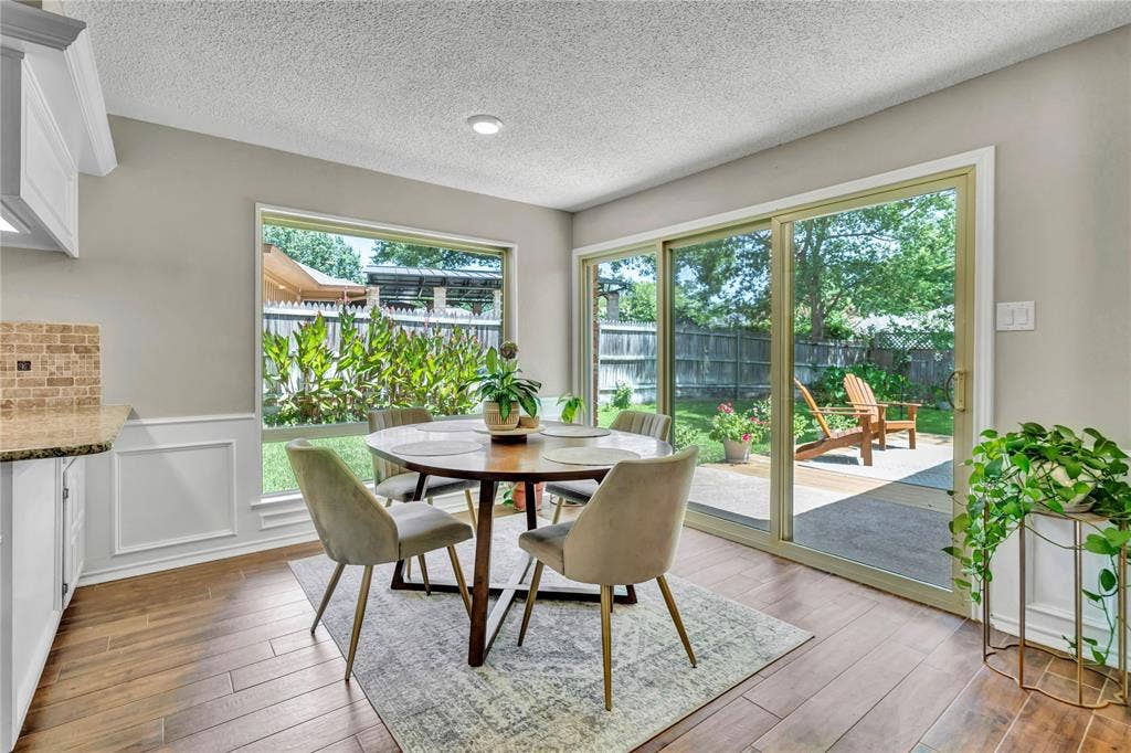 1830 Rhinevalley Drive, Arlington, TX 76012 Breakfast area with wonderful views of the backyard - another great appreciation for new windows!