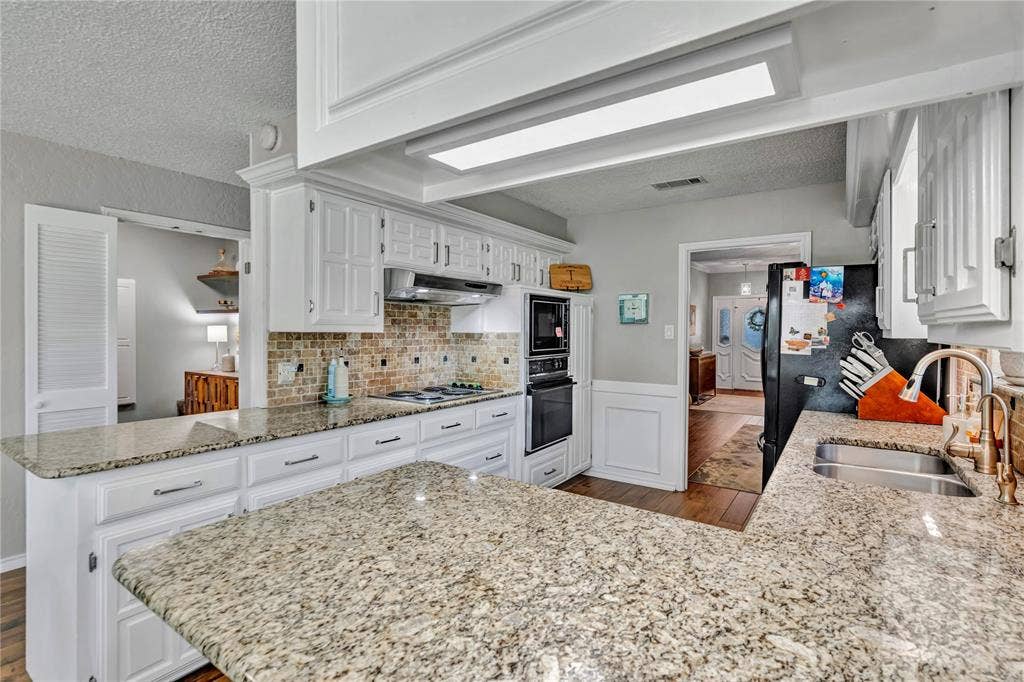 1830 Rhinevalley Drive, Arlington, TX 76012 1830 Rhinevalley Drive, Arlington, TX 76012
