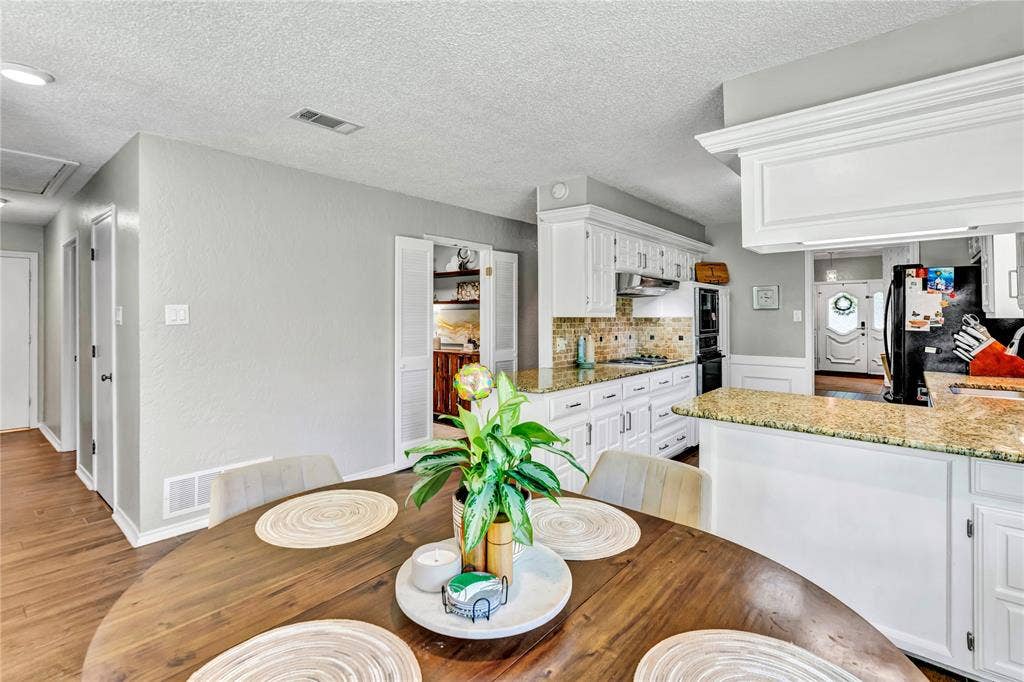 1830 Rhinevalley Drive, Arlington, TX 76012 1830 Rhinevalley Drive, Arlington, TX 76012