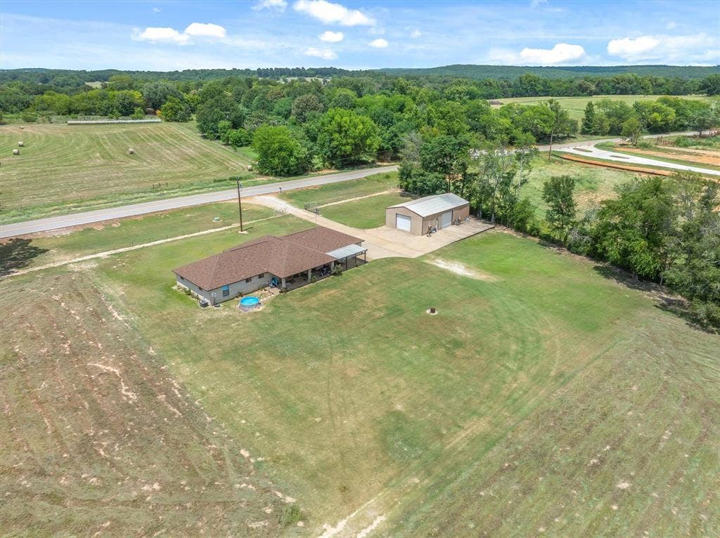 10929 County Road 41, Tyler, TX 75706 10929 County Road 41, Tyler, TX 75706