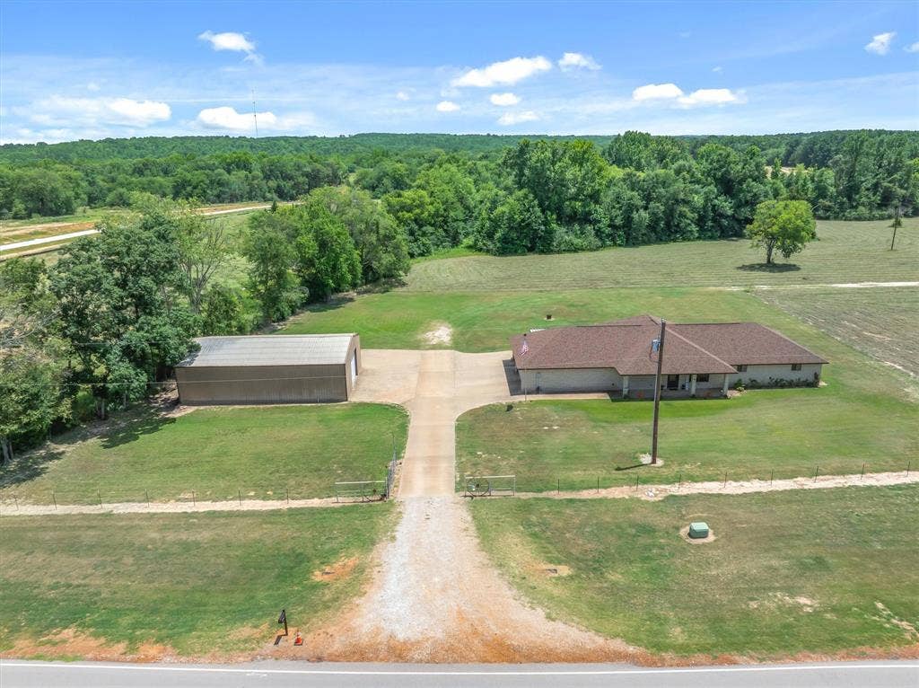 10929 County Road 41, Tyler, TX 75706 10929 County Road 41, Tyler, TX 75706