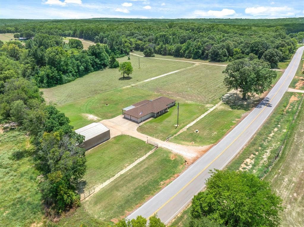 10929 County Road 41, Tyler, TX 75706 10929 County Road 41, Tyler, TX 75706