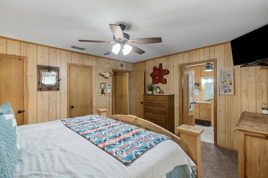 10929 County Road 41, Tyler, TX 75706 10929 County Road 41, Tyler, TX 75706