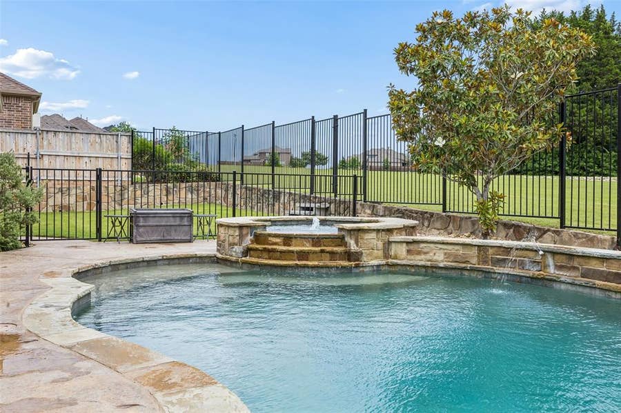 Property photo for 625 Southwestern Drive, Rockwall, TX