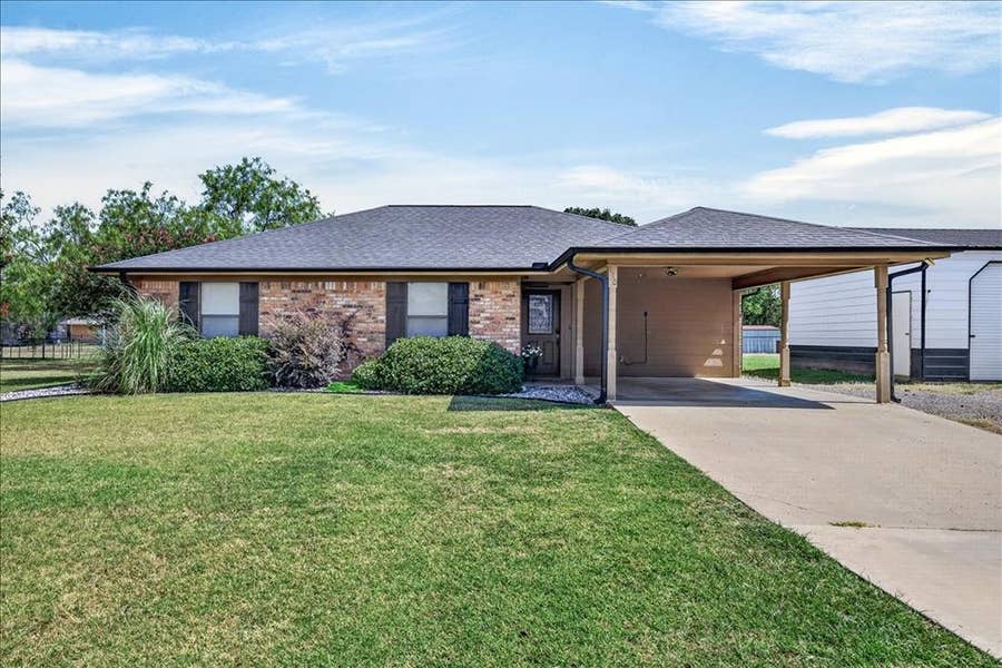 Property photo for 110 Rye Place, Gun Barrel City, TX