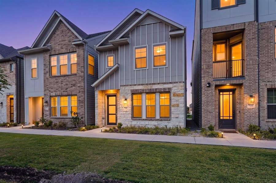 Property photo for 7546 Edgeware Road, Dallas, TX
