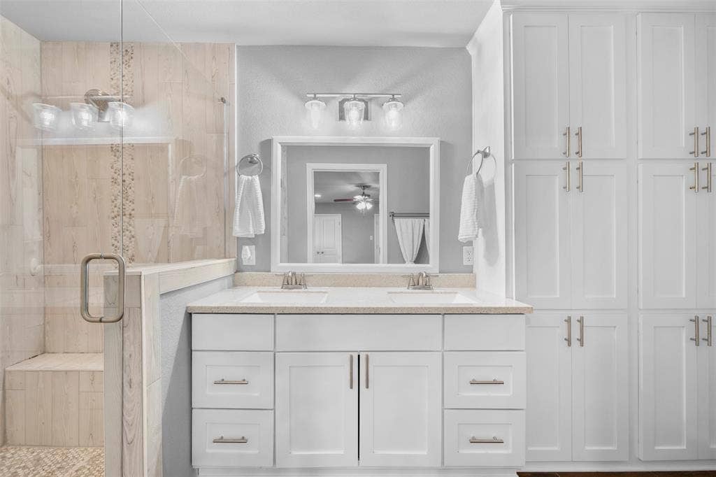 1801 Alexander Drive, Waxahachie, TX 75165 1801 Alexander Drive, Waxahachie, TX 75165