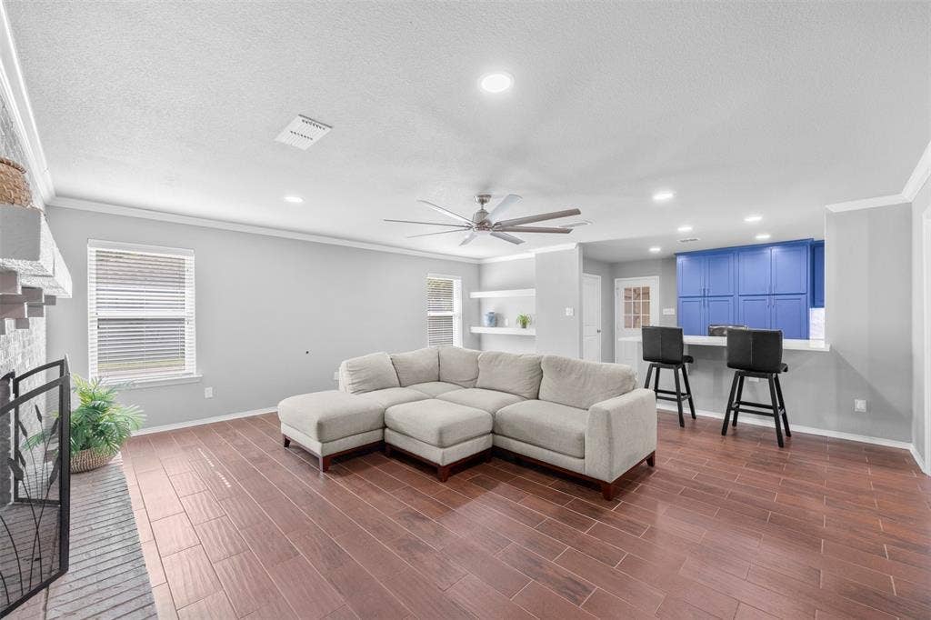 1801 Alexander Drive, Waxahachie, TX 75165 1801 Alexander Drive, Waxahachie, TX 75165